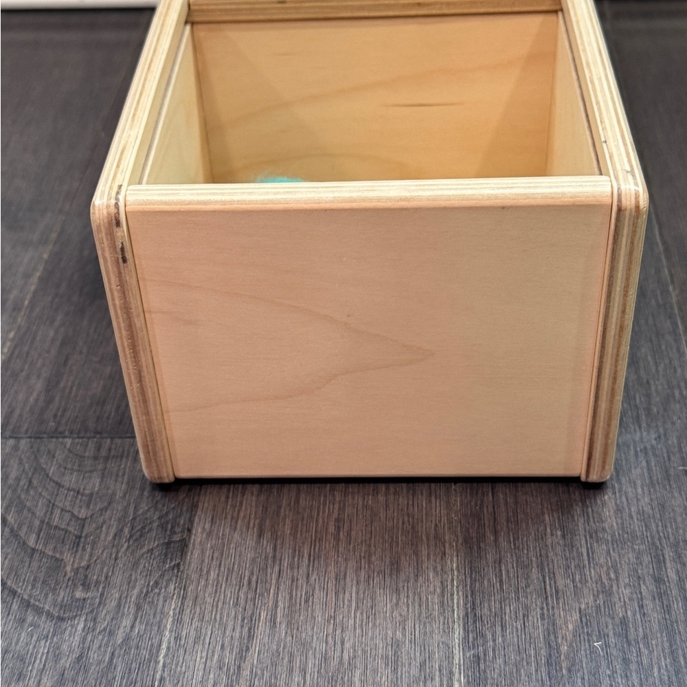 Lovevery Sliding Top BoxThe Thinker Kit Wooden Fine Motor Toy Box Baby Toddler - Picture 5 of 10